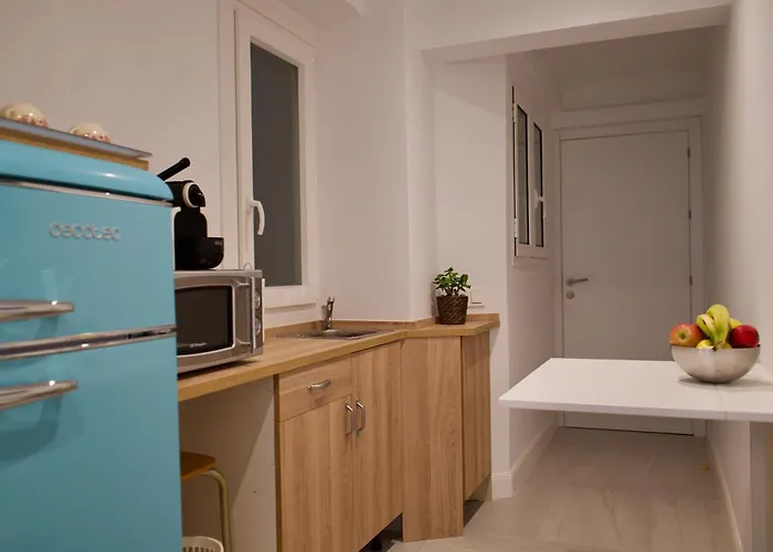 Ondarreta Stays With Independent Entrance Homestay