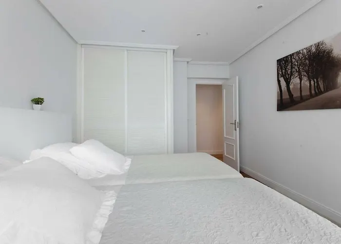 Ondarreta Stays With Independent Entrance *