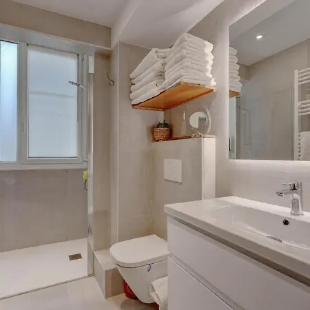 Homestay Ondarreta Stays With Independent Entrance *